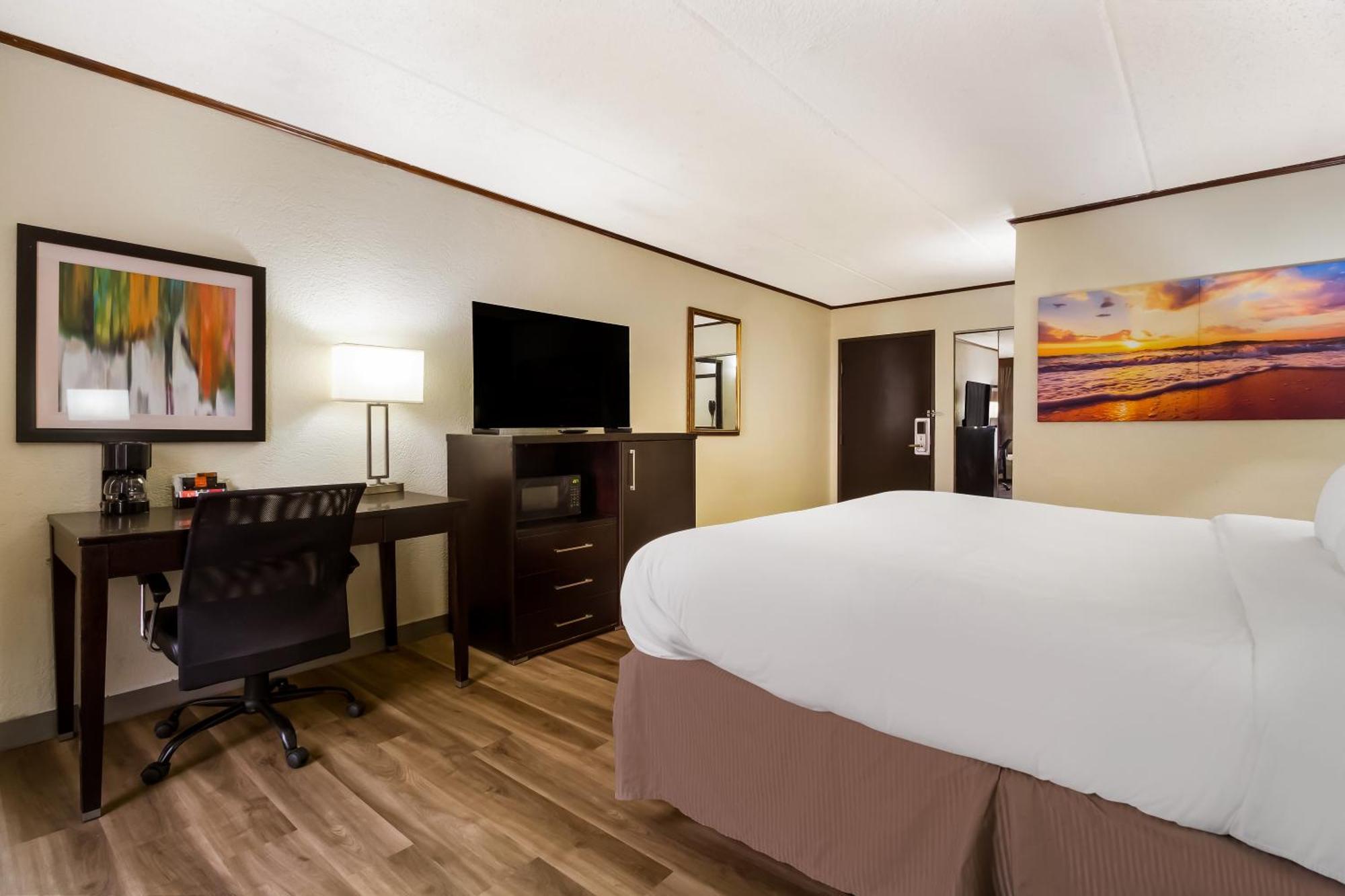 Clarion Pointe Lake Jackson - Clute Bagian luar foto