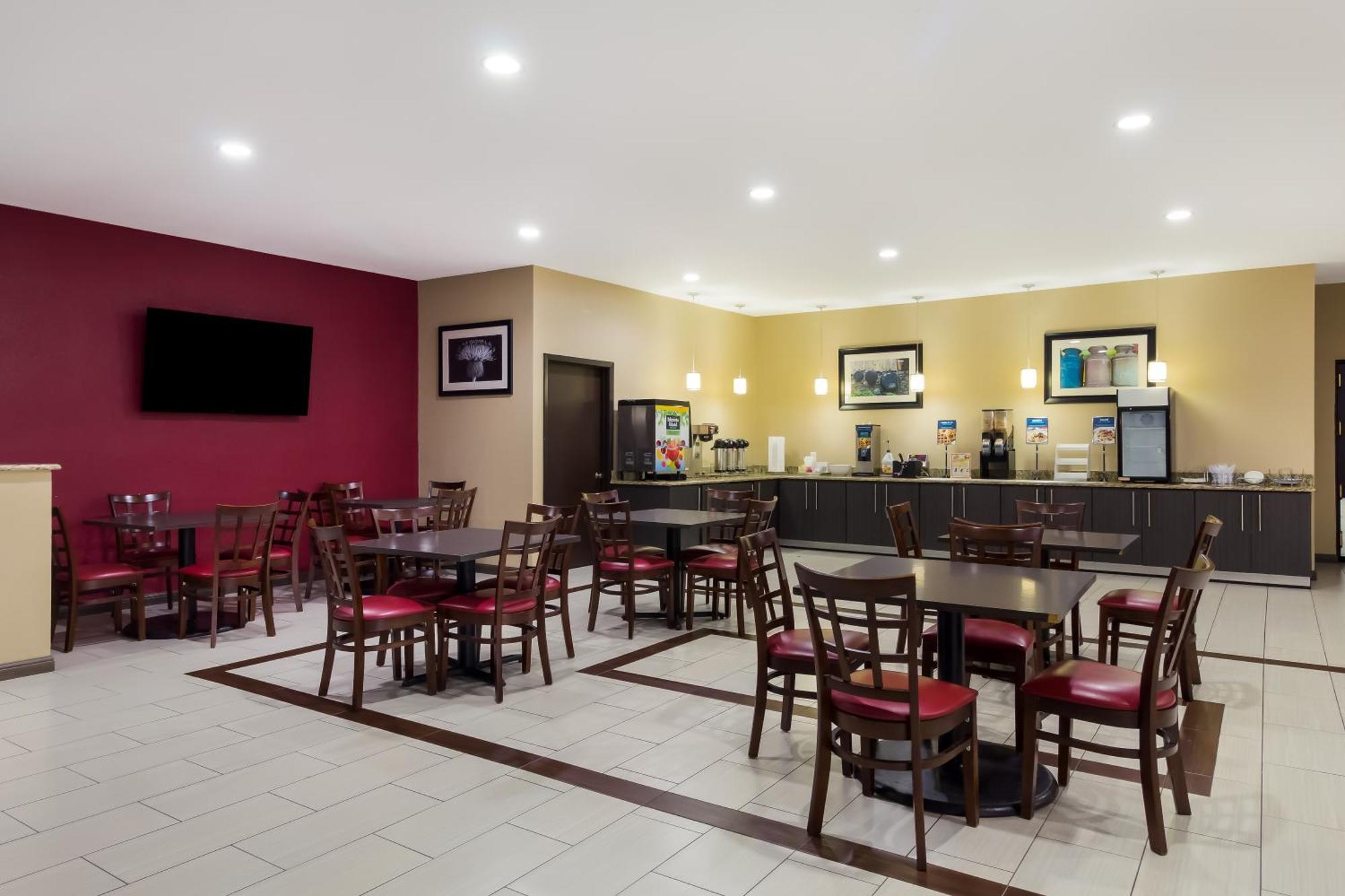 Clarion Pointe Lake Jackson - Clute Bagian luar foto