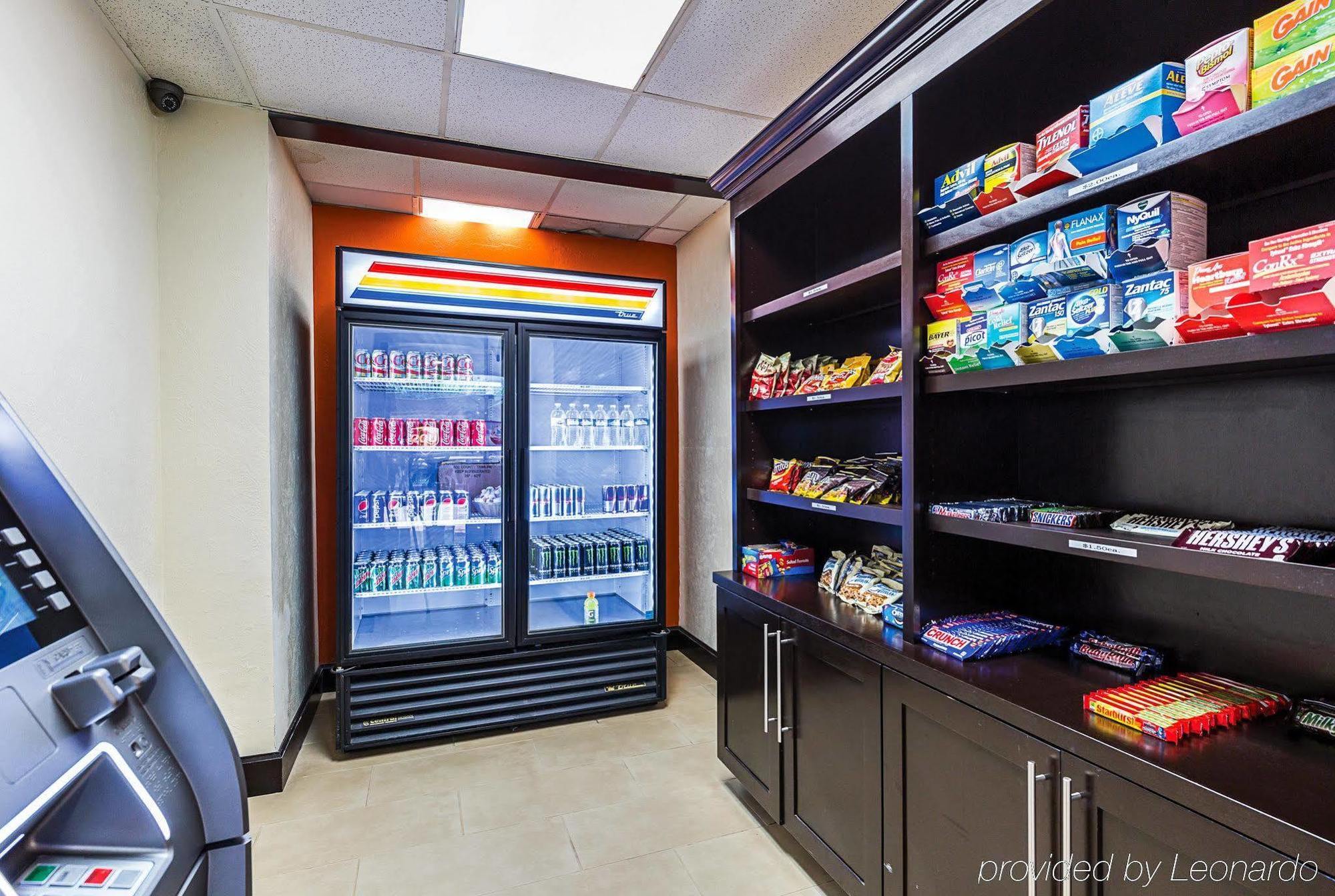 Clarion Pointe Lake Jackson - Clute Bagian luar foto