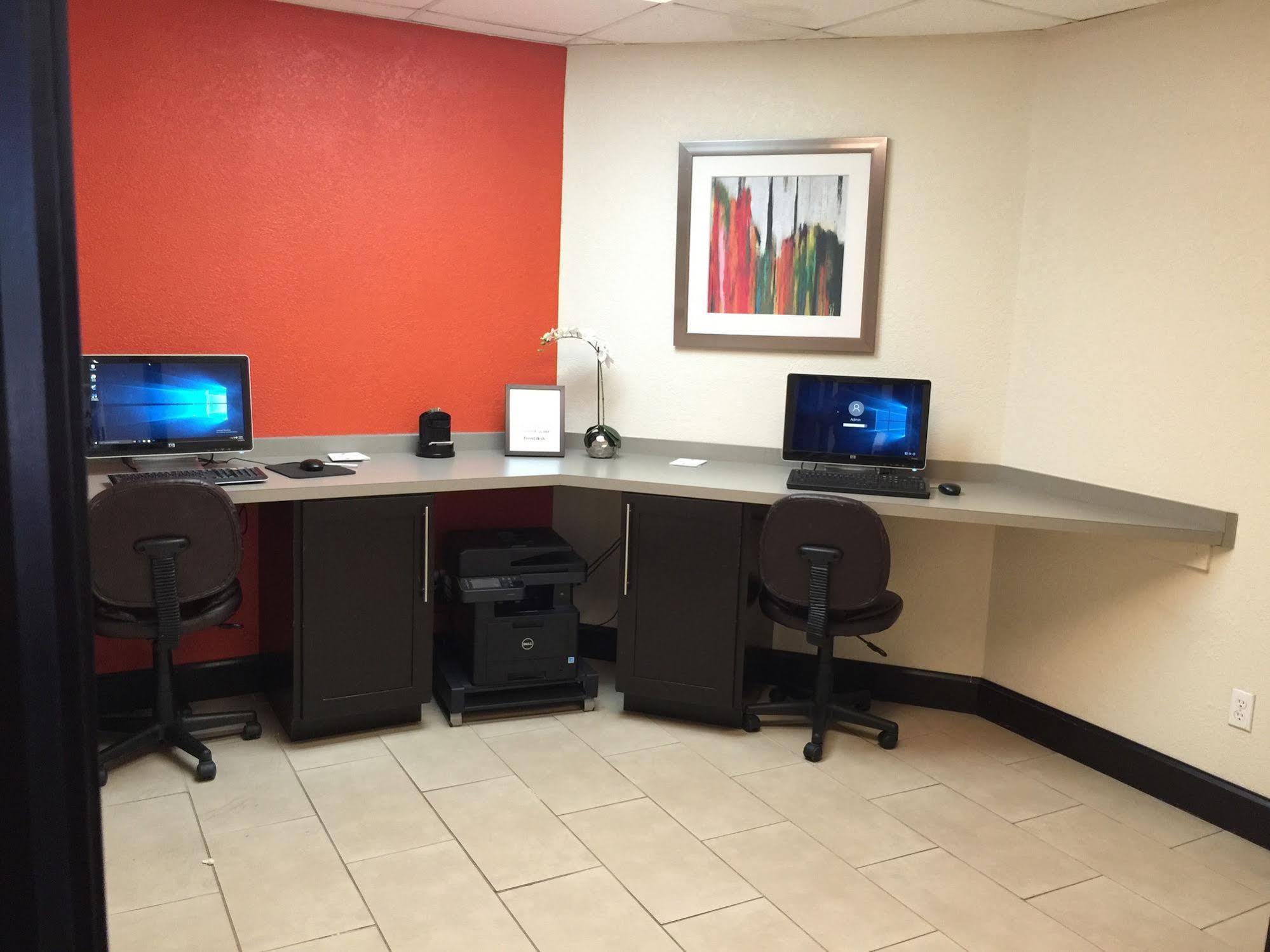 Clarion Pointe Lake Jackson - Clute Bagian luar foto